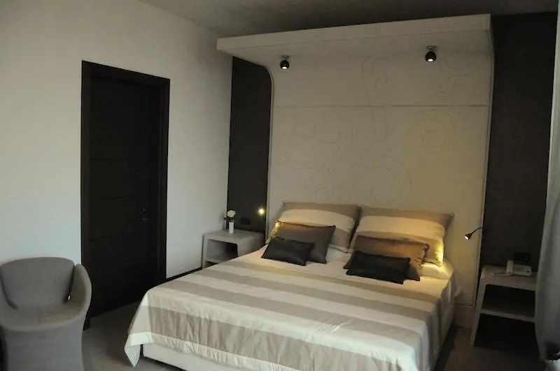 Hotel Palazzo Fortunato SantʼAgata di Militello